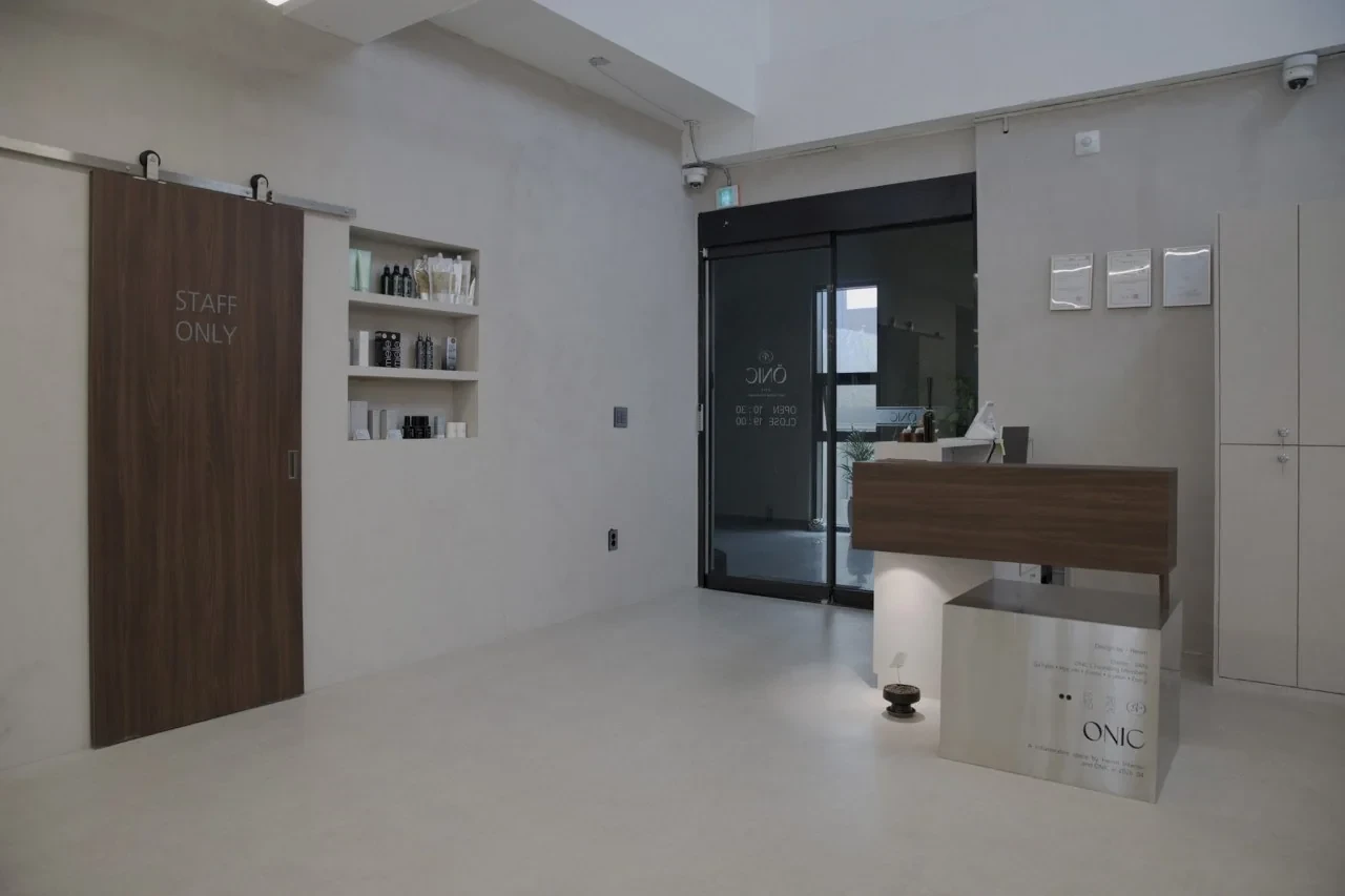 落ち着いたレセプション at ONIC Hair Jeju